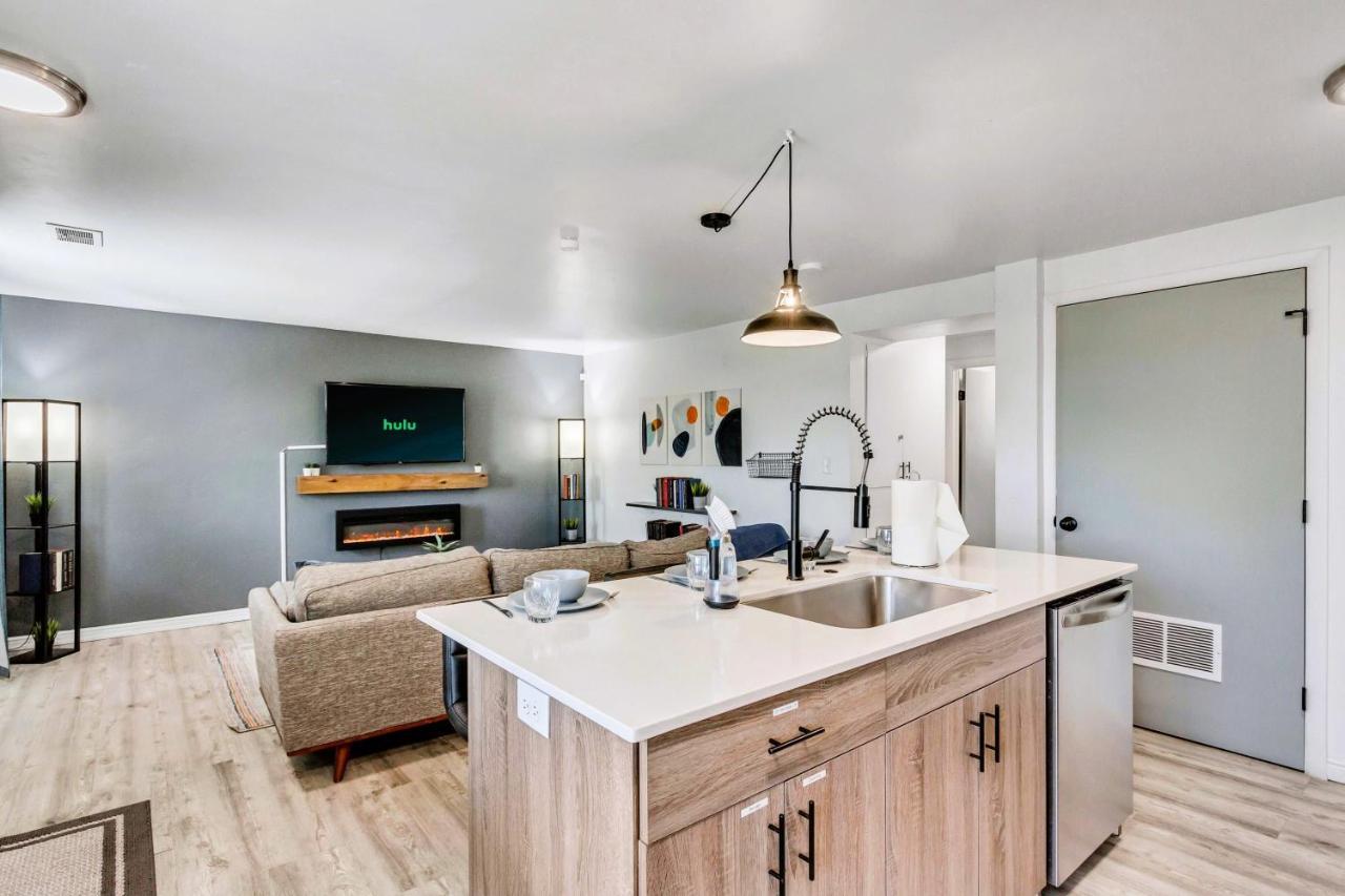 Cozy For Bookworms - Laundry - King Bed - Parking Apartment Salt Lake City Exterior photo