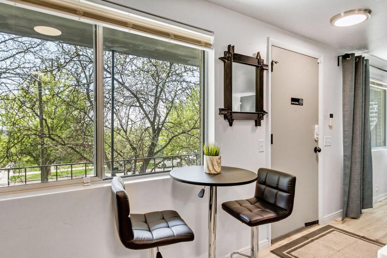 Cozy For Bookworms - Laundry - King Bed - Parking Apartment Salt Lake City Exterior photo